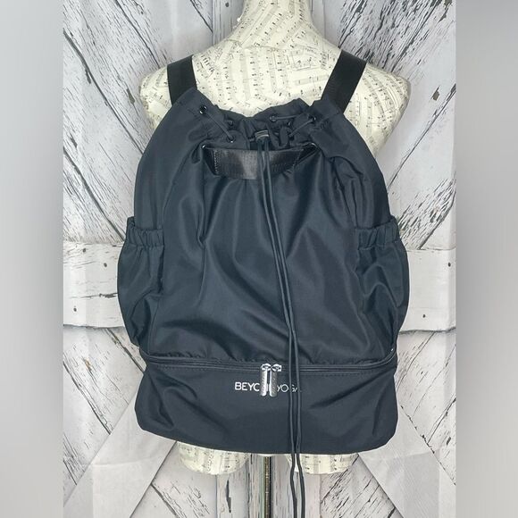 Beyond Yoga Convertible Gym Bag in Black main image 4